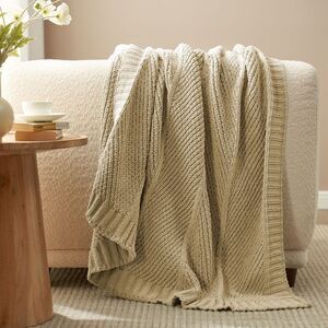 Amelie Home - Chenille Chunky Knit Chevron Throw Blanket, 50"x 6 Beige